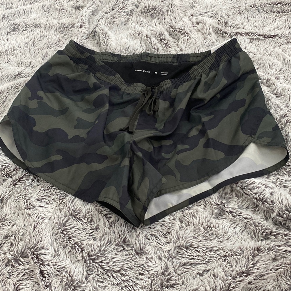 Old navy active running shorts- adult medium mid rise- go-dry- stash pocket